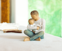 Willow Tree Familienfigur Vater mit Kleinkind von Susan Lordi little one 10 cm in Geschenkbox mit