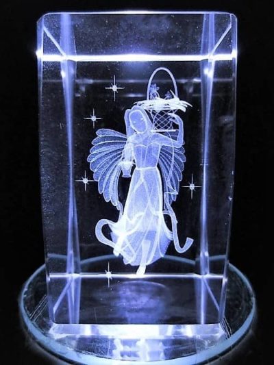Kristall-3D-Laserblock mit neuem Engel, 5x5x8 cm
