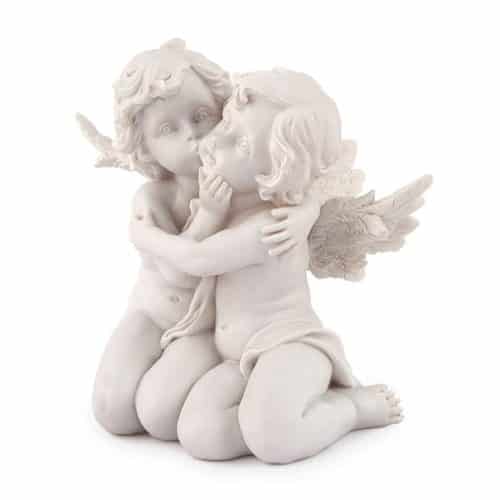 Engelpärchen Amore kniet umarmend, detailierte Darstellung, 15 cm, Polyresin