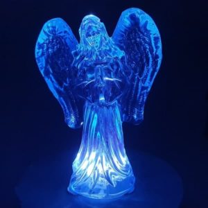 Blauer Engel aus Kristallglas, Größe: 8x10 cm